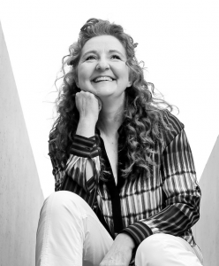 Niamh Shaw black and white